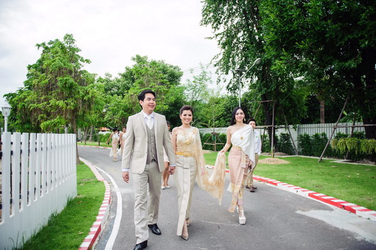 ชุดไทย สีทอง ชุดเจ้าสาว งานแต่งงาน