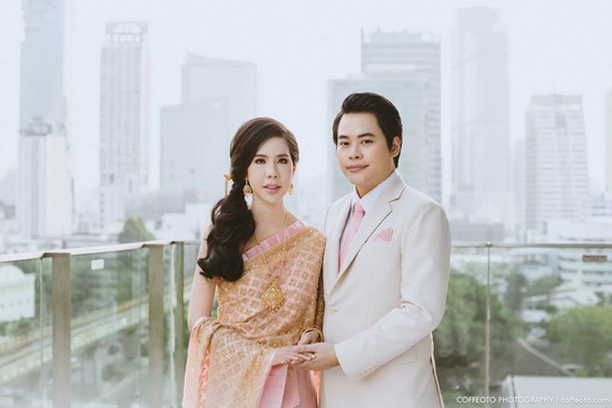 ภาพชุดไทยแต่งงาน